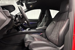 punainen Audi SQ8 e-tron 2023 kuva 23.