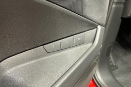 punainen Audi SQ8 e-tron 2023 kuva 25.