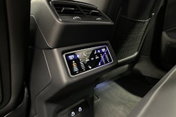 punainen Audi SQ8 e-tron 2023 kuva 27.