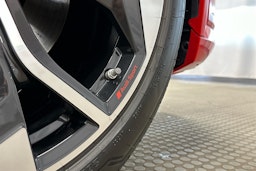 punainen Audi SQ8 e-tron 2023 kuva 32.