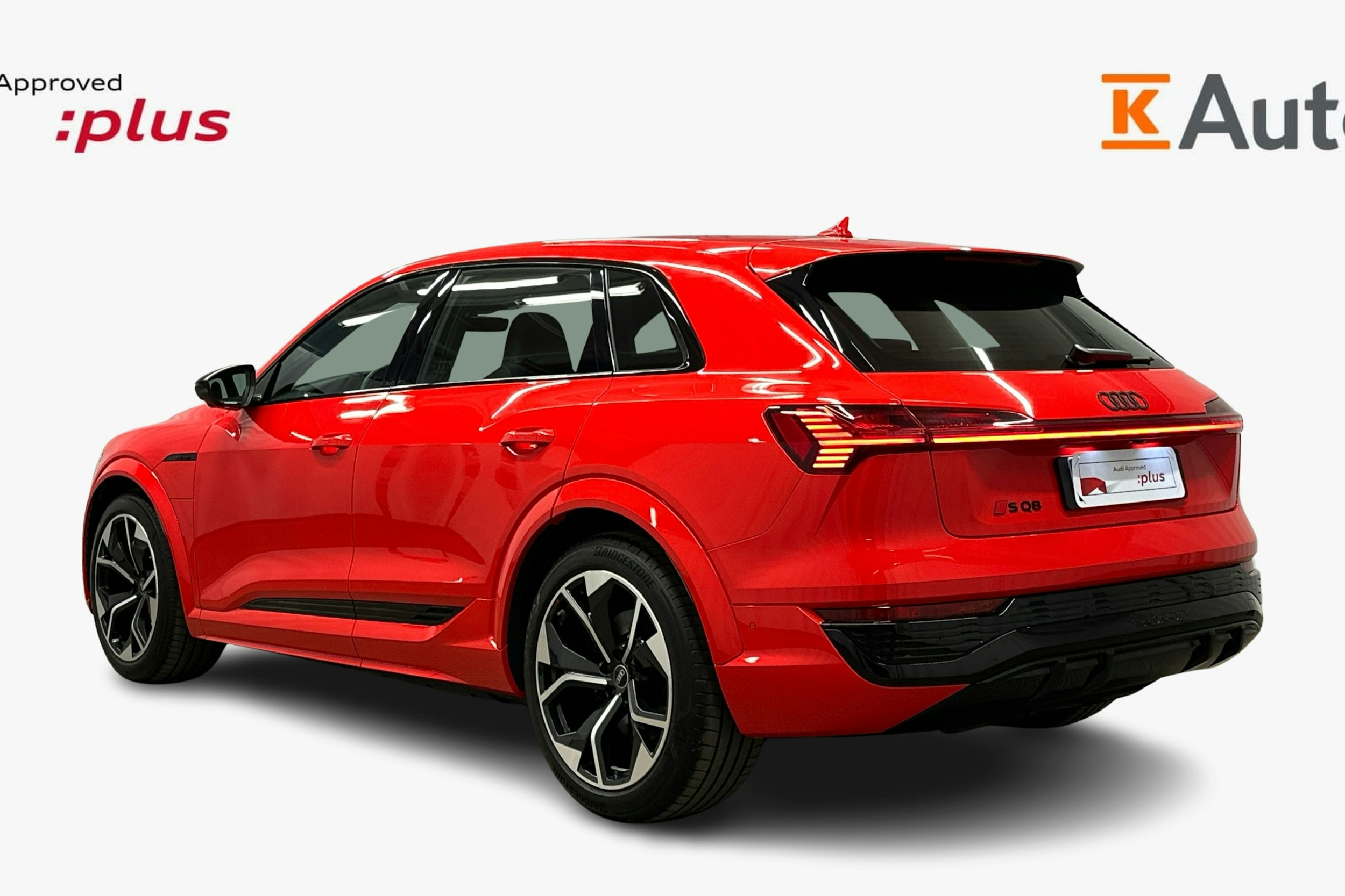 punainen Audi SQ8 e-tron 2023 kuva 2.