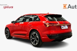 punainen Audi SQ8 e-tron 2023 kuva 2.