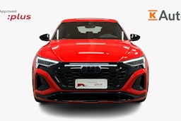 punainen Audi SQ8 e-tron 2023 kuva 4.