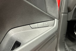 punainen Audi SQ8 e-tron 2023 kuva 25.