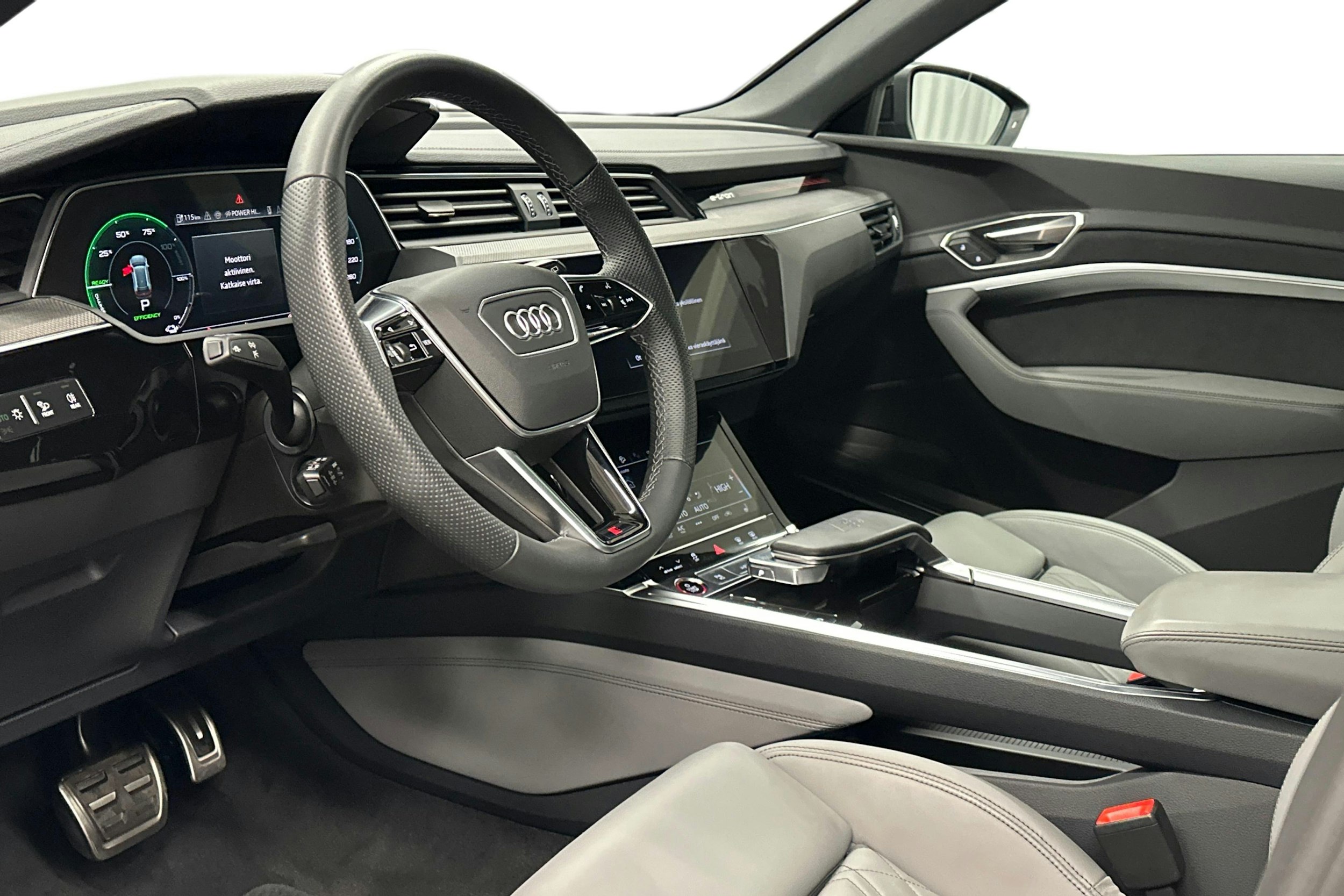 harmaa Audi SQ8 e-tron 2024 kuva 7.