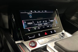 harmaa Audi SQ8 e-tron 2024 kuva 27.