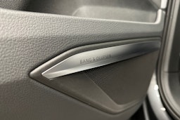 harmaa Audi SQ8 e-tron 2024 kuva 34.