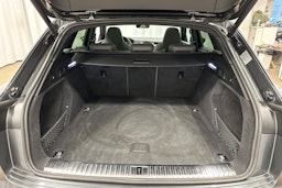 harmaa Audi SQ8 e-tron 2024 kuva 35.