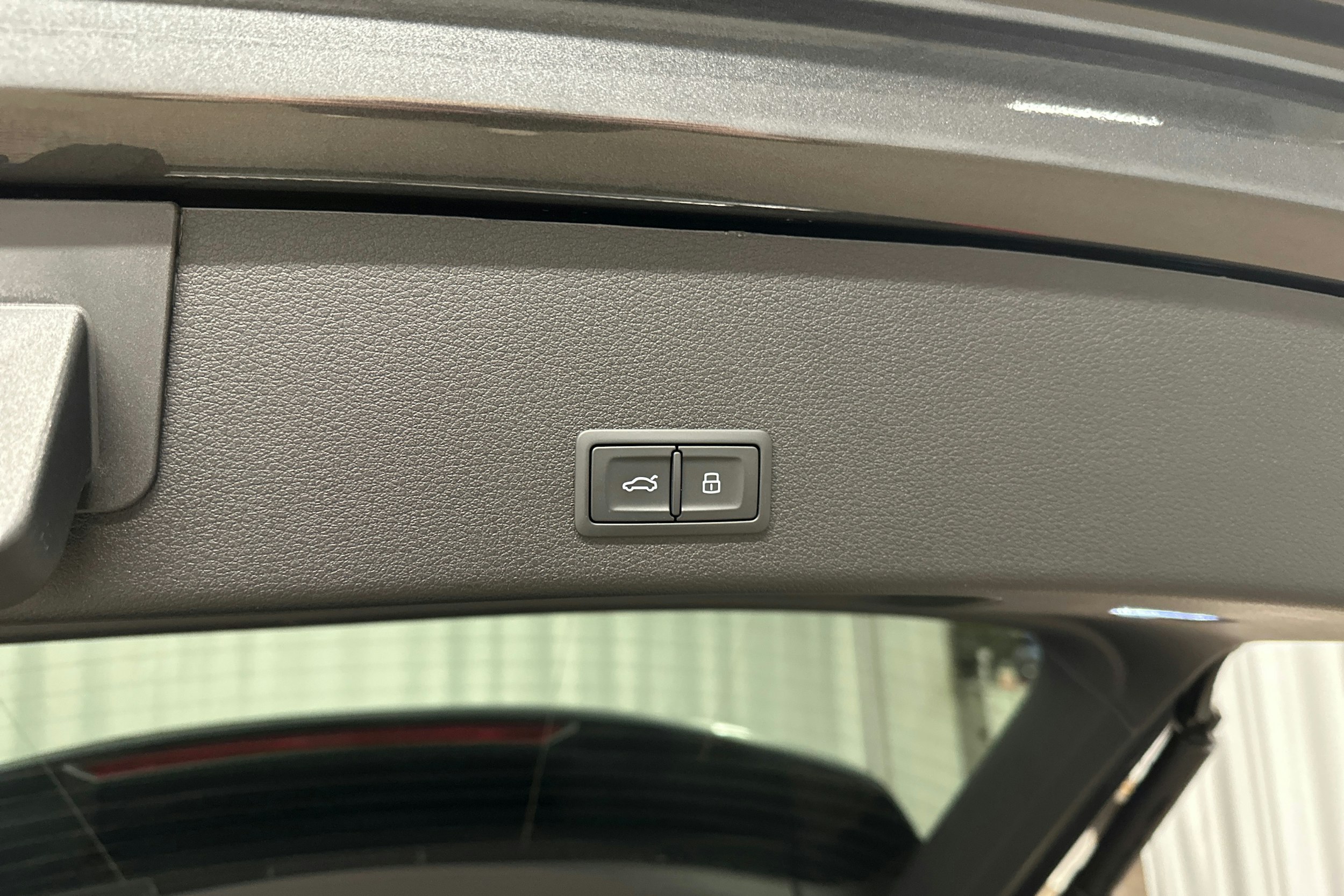 harmaa Audi SQ8 e-tron 2024 kuva 36.