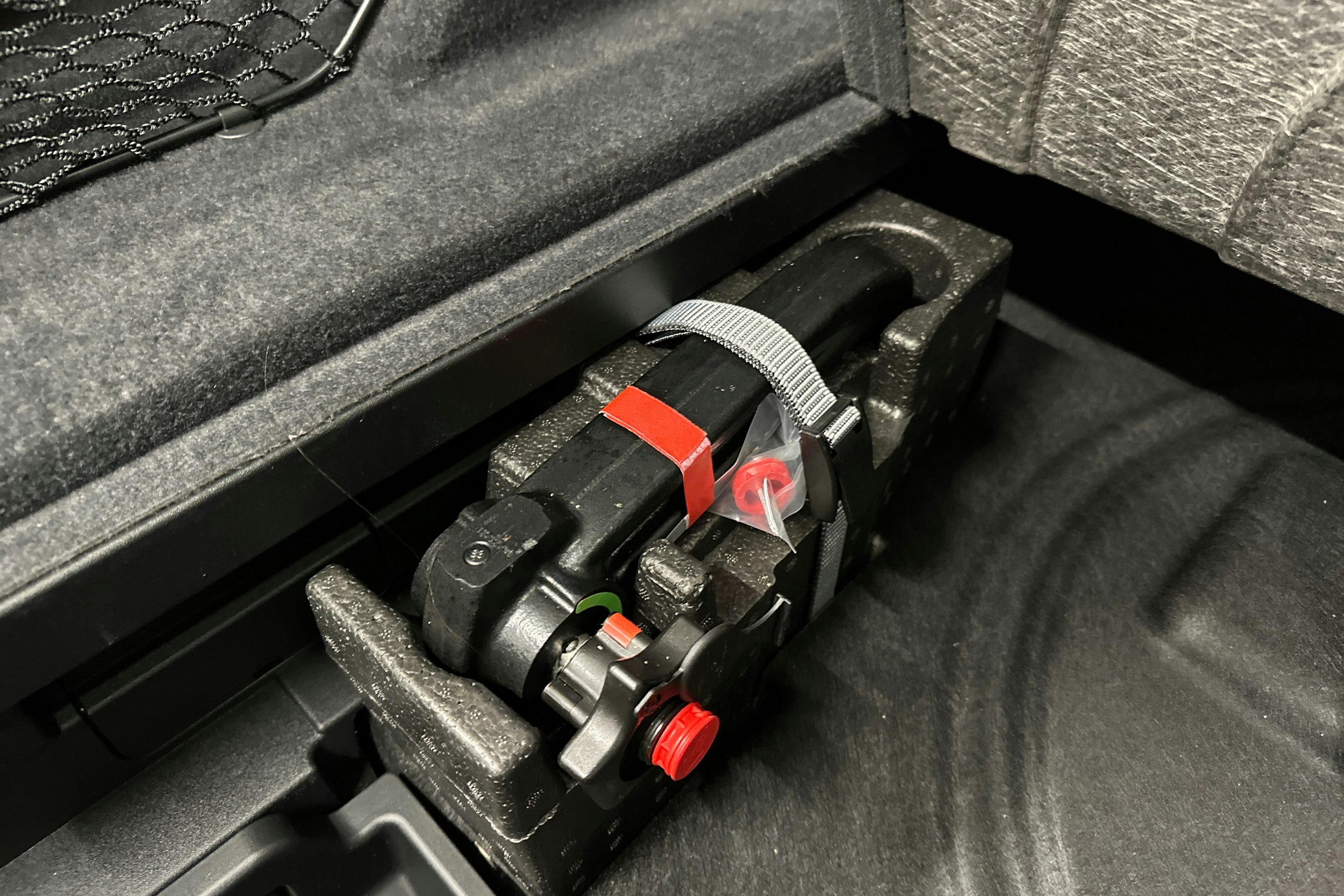 harmaa Audi SQ8 e-tron 2024 kuva 37.