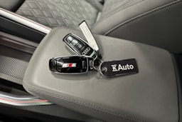 harmaa Audi SQ8 e-tron 2024 kuva 39.