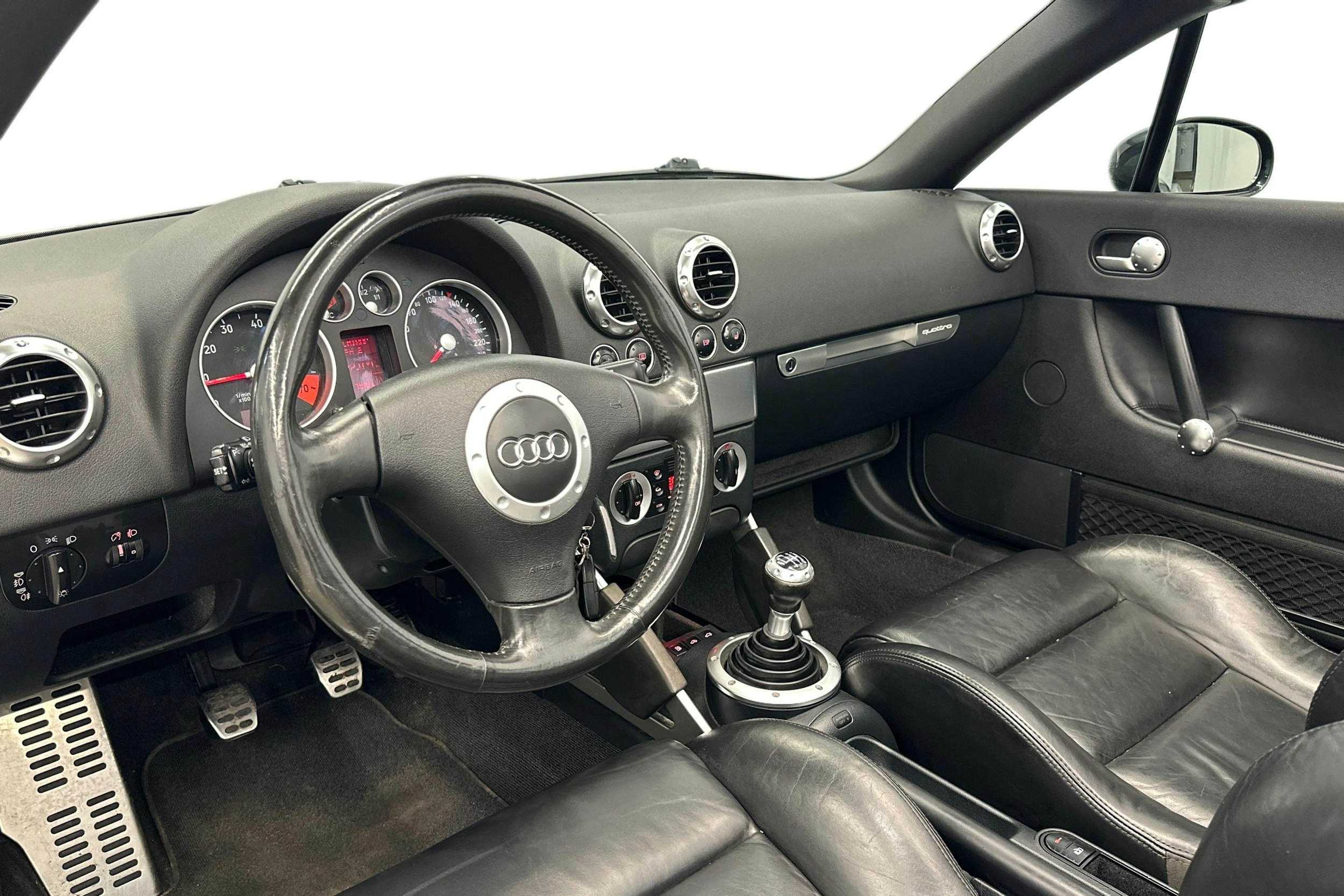 met. musta Audi TT 2004 kuva 7.