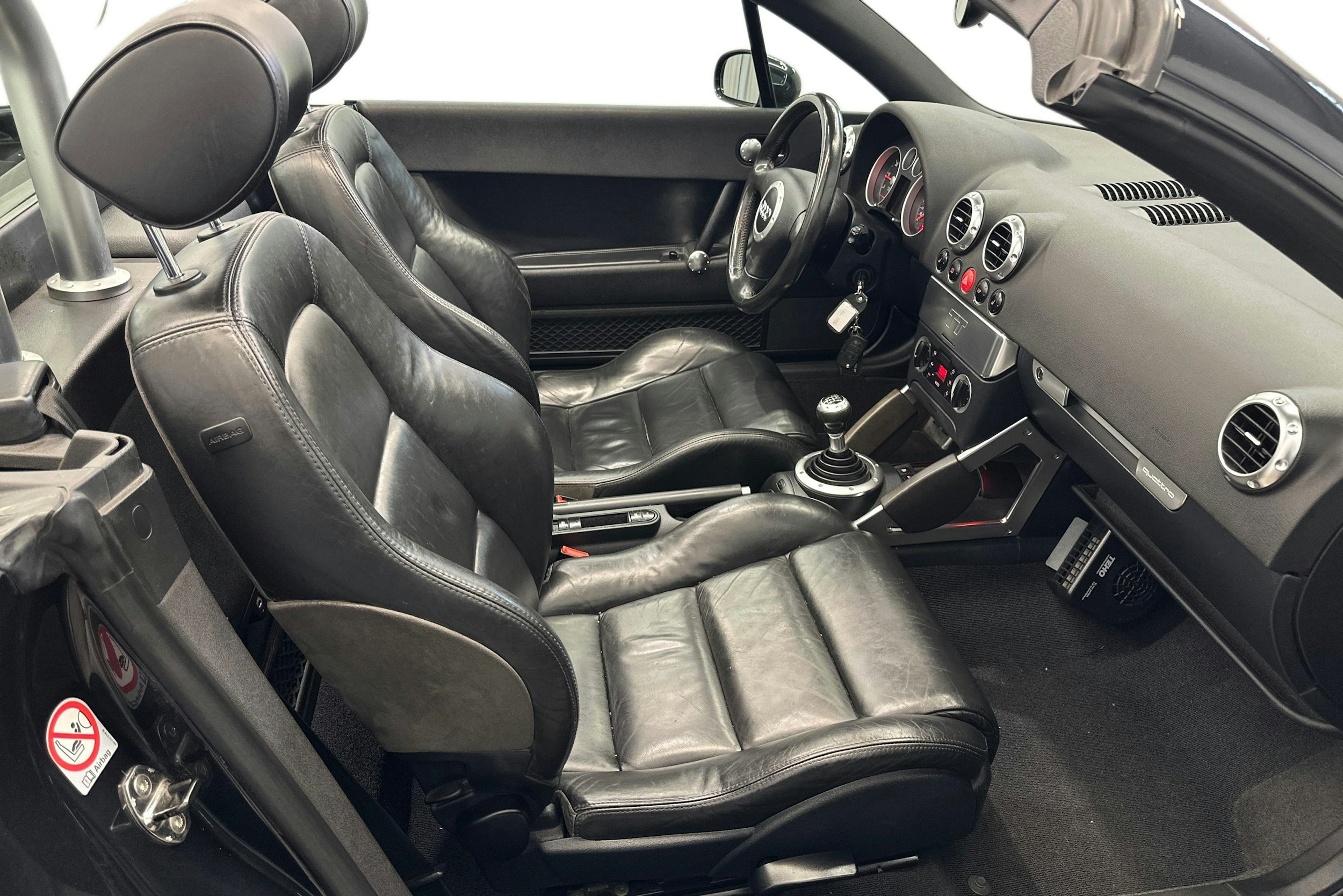 met. musta Audi TT 2004 kuva 9.