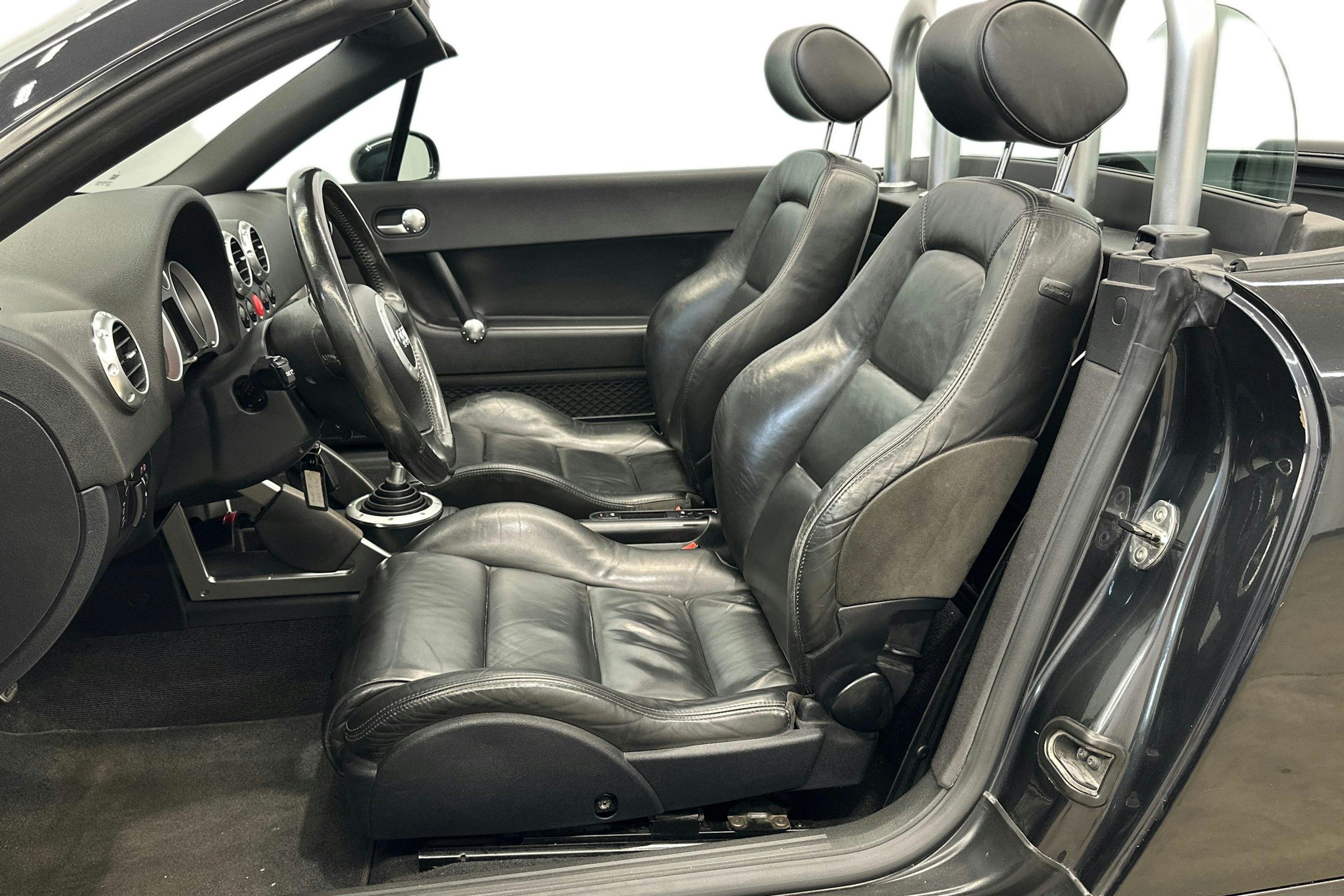 met. musta Audi TT 2004 kuva 10.