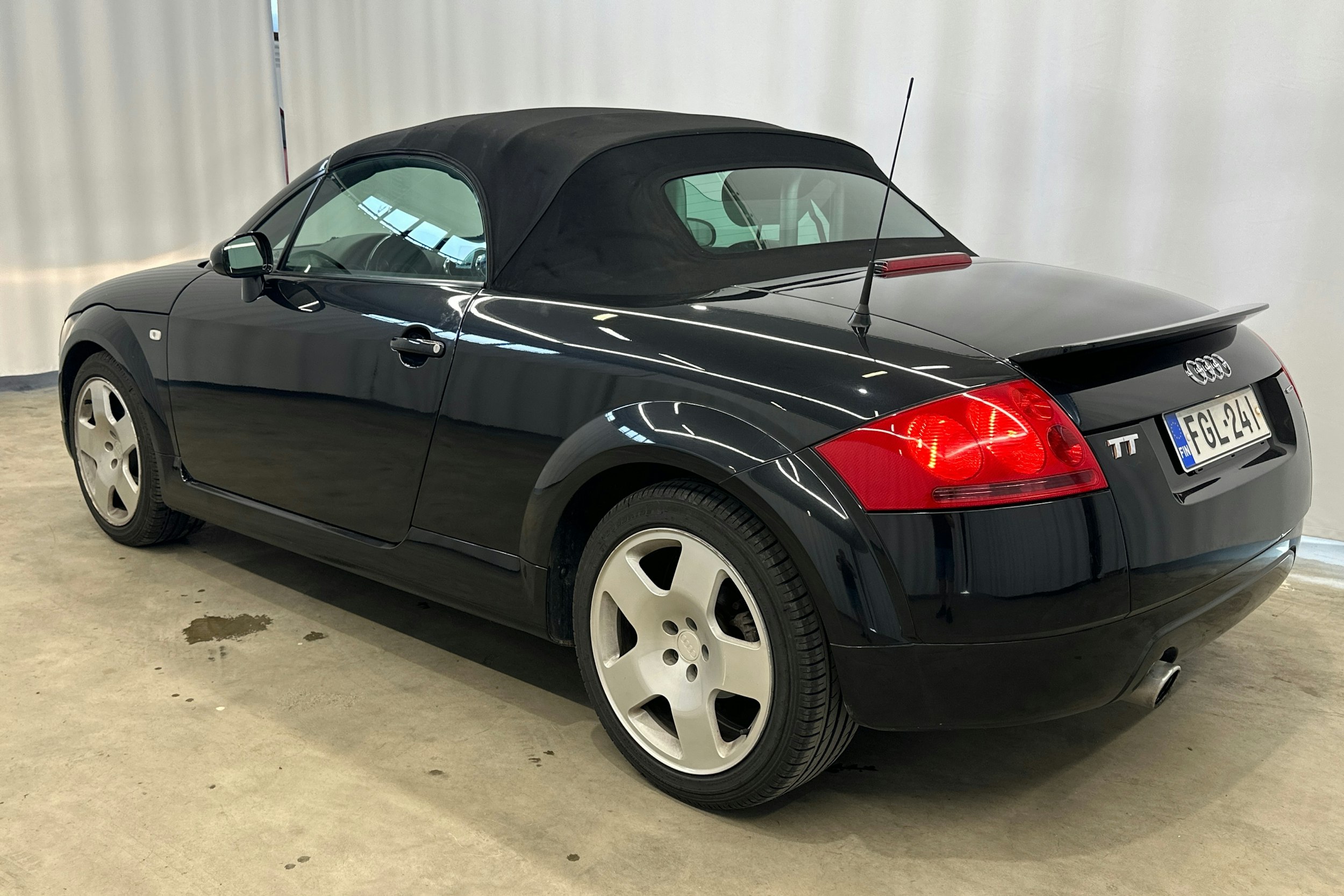 met. musta Audi TT 2004 kuva 17.