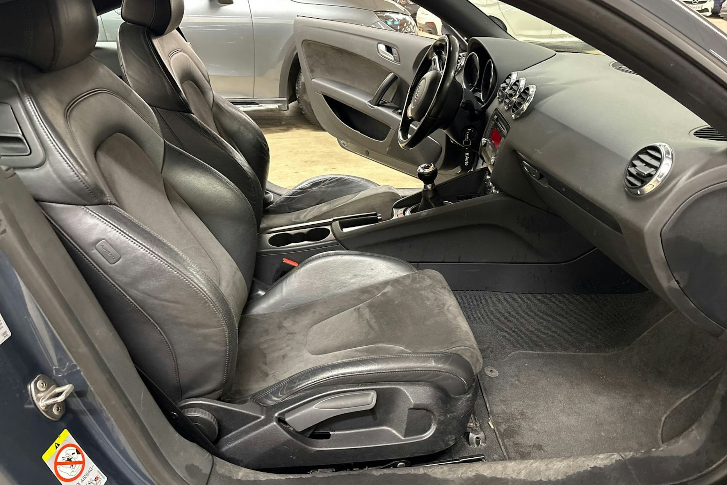 Harmaa Audi TT 2008 kuva 20.