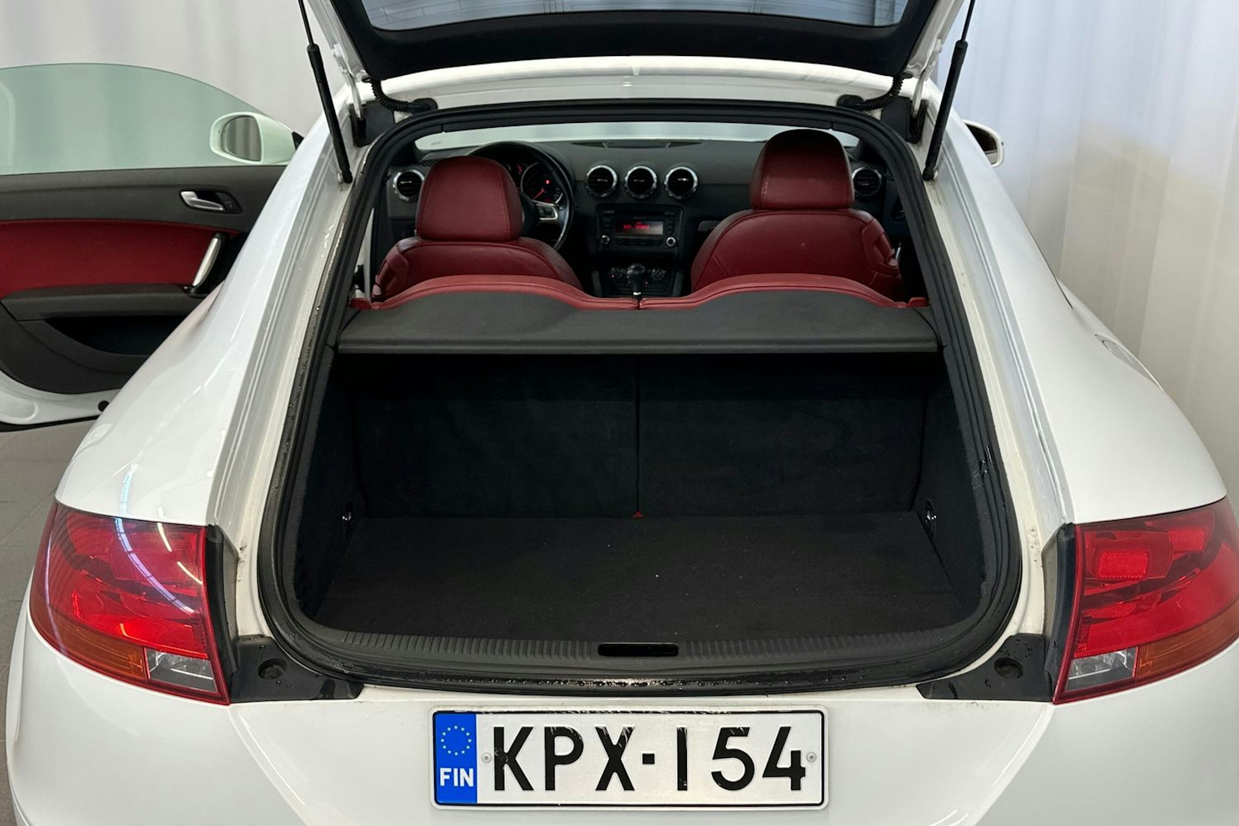valkoinen Audi TT 2008 kuva 11.