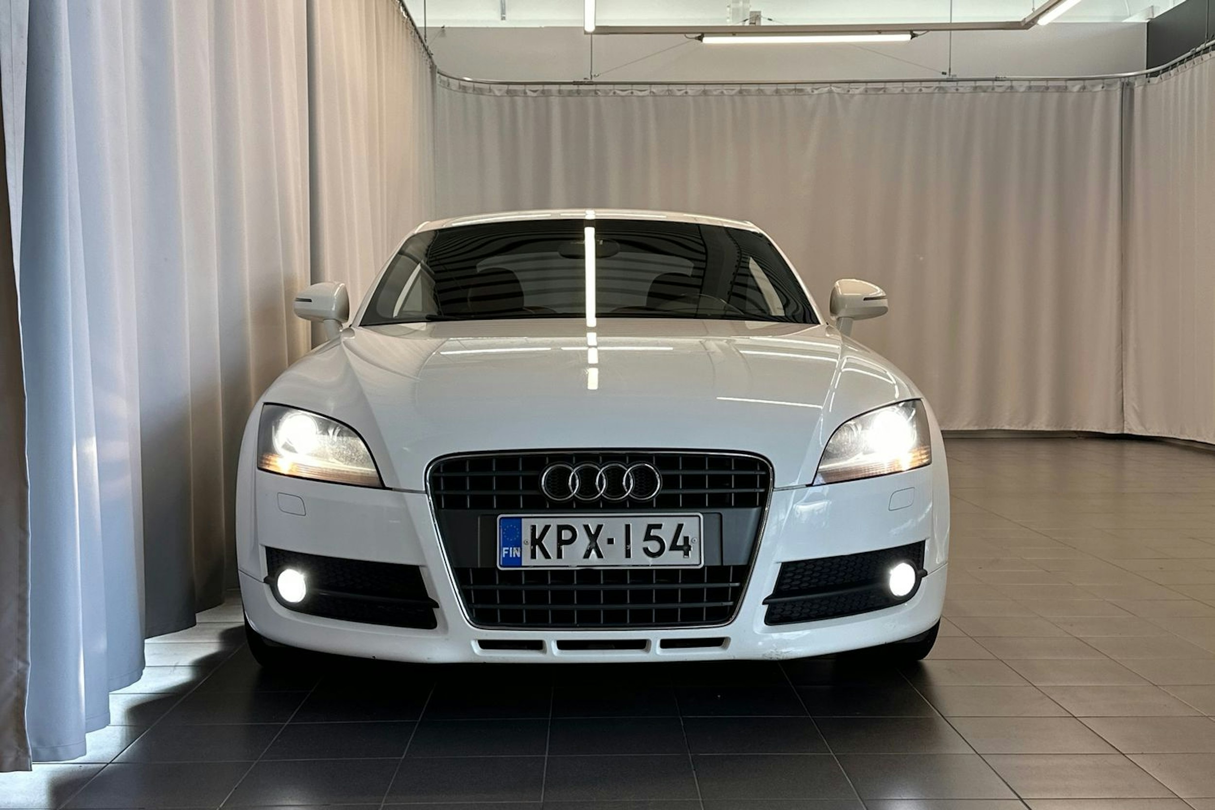 valkoinen Audi TT 2008 kuva 32.