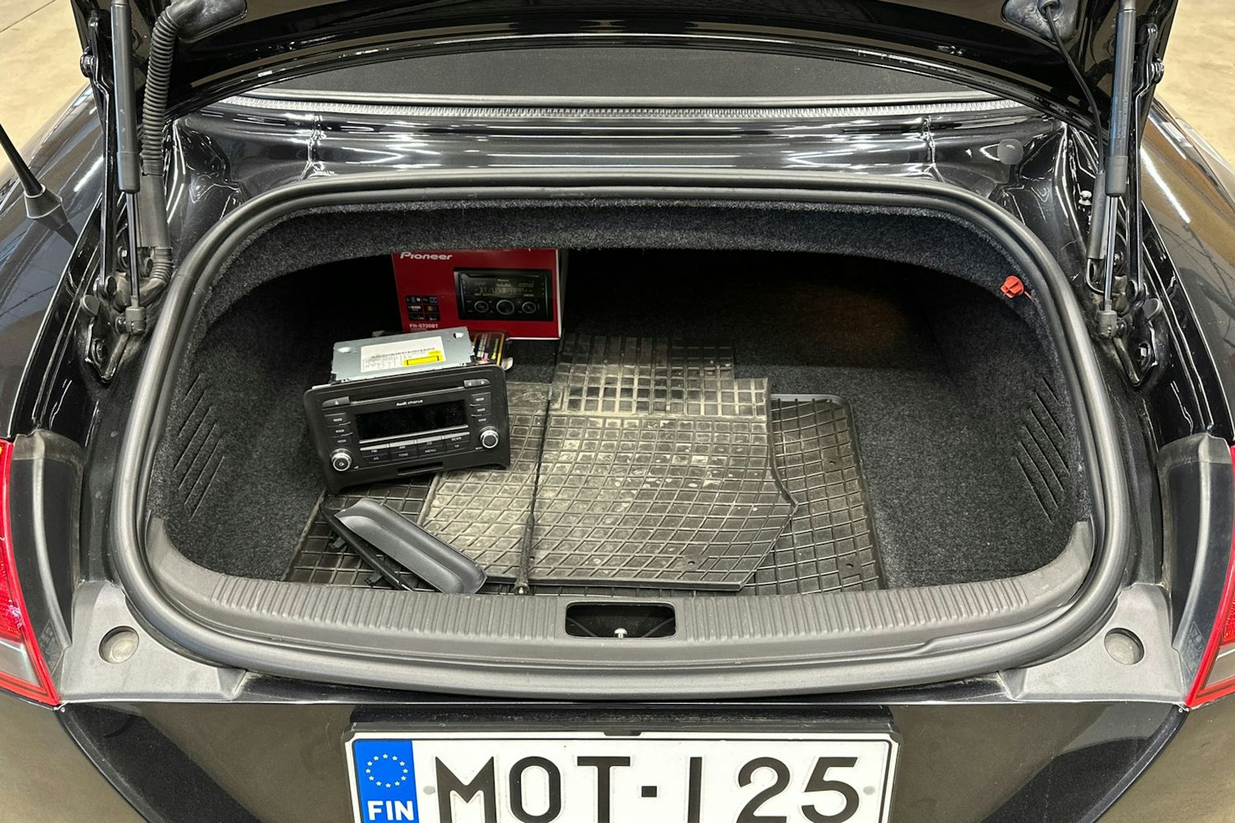 musta Audi TT 2008 kuva 31.