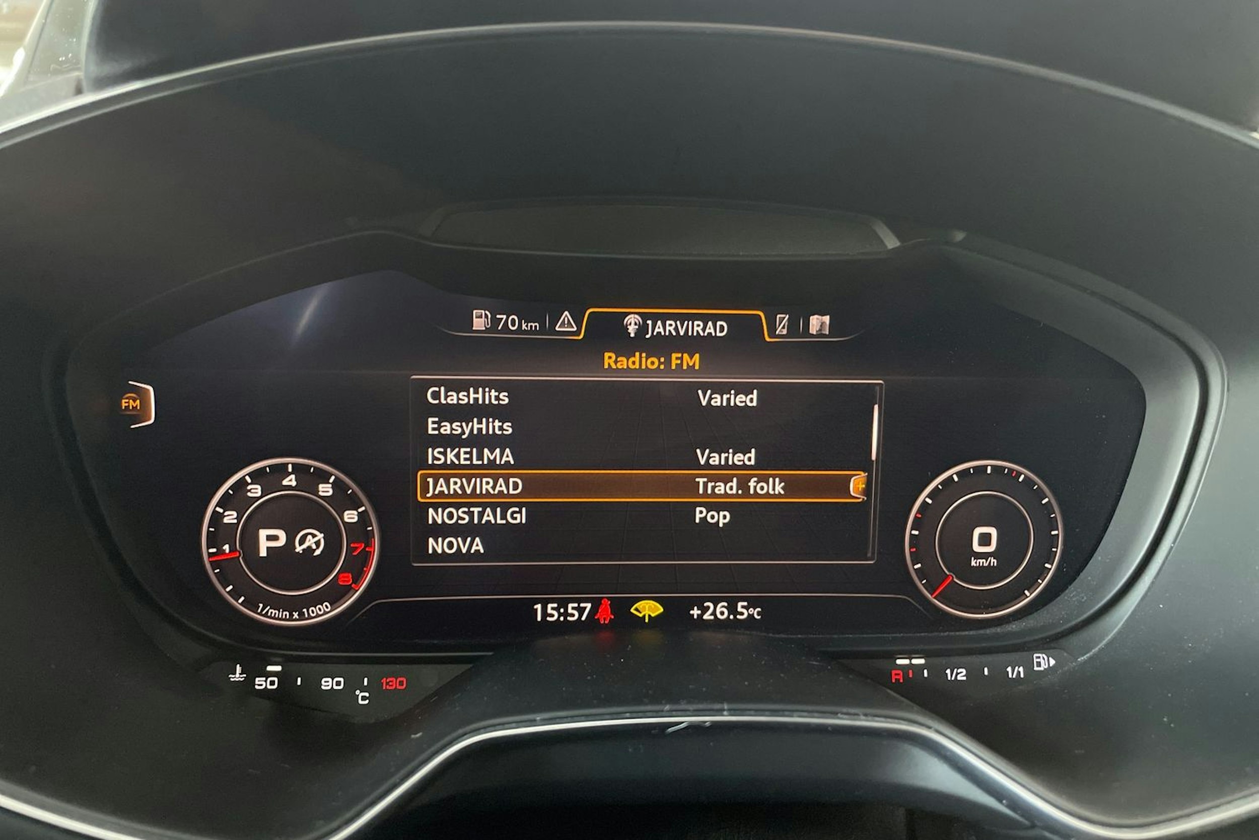 Harmaa Audi TT 2015 kuva 15.