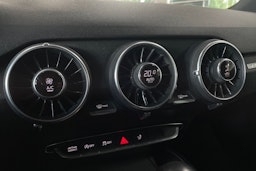 Harmaa Audi TT 2015 kuva 16.