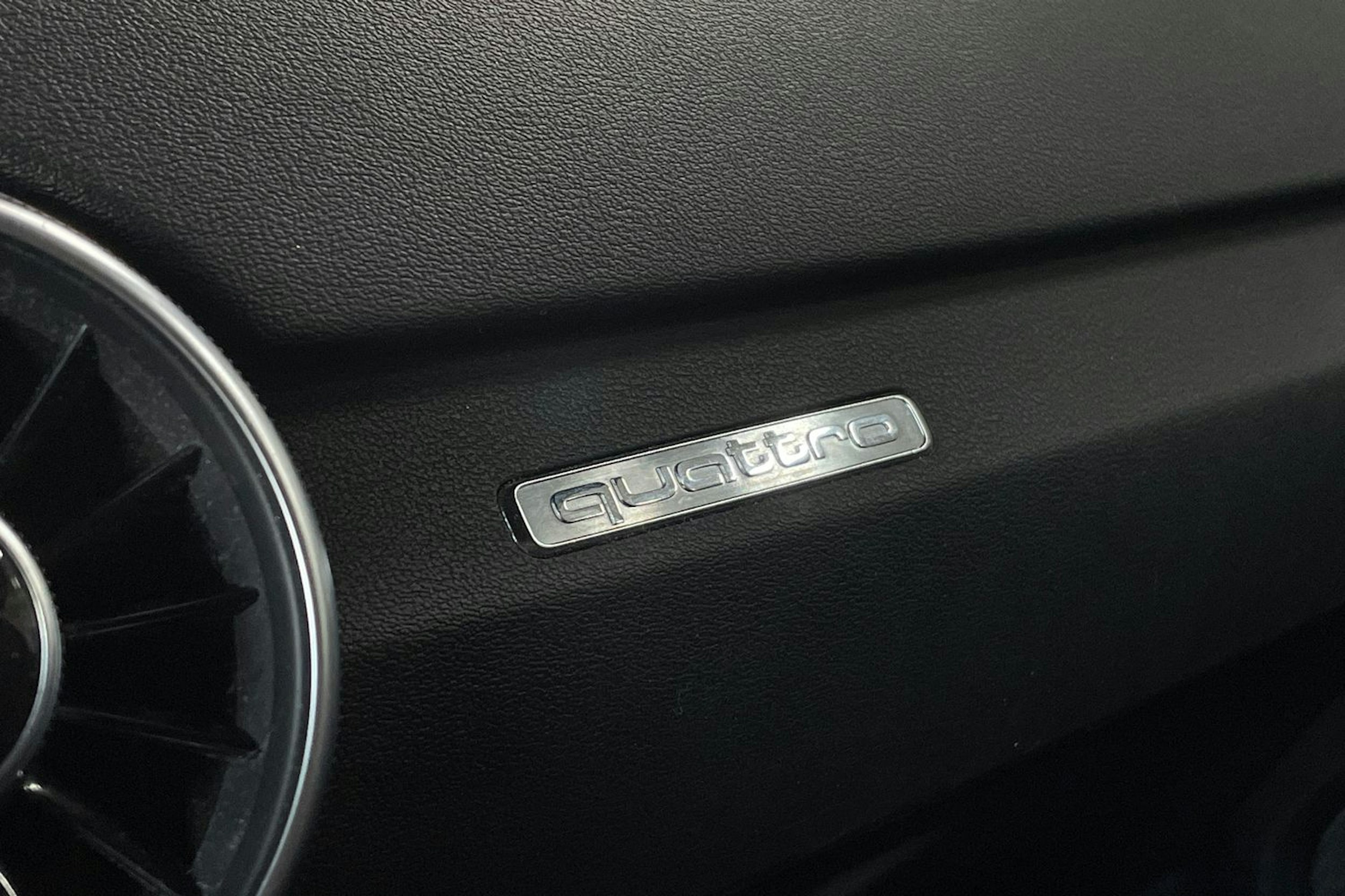 Harmaa Audi TT 2015 kuva 20.