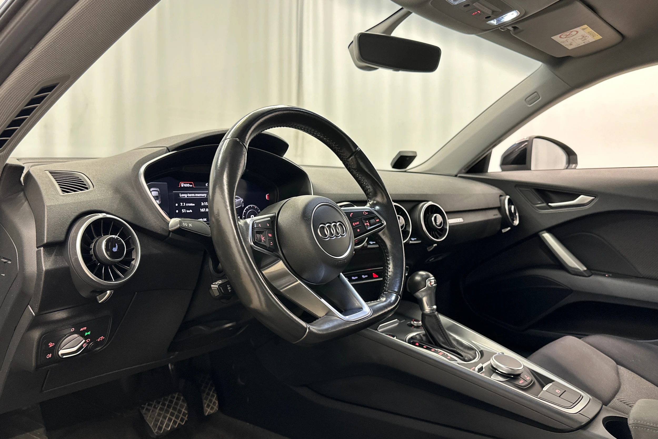 musta Audi TT 2016 kuva 13.