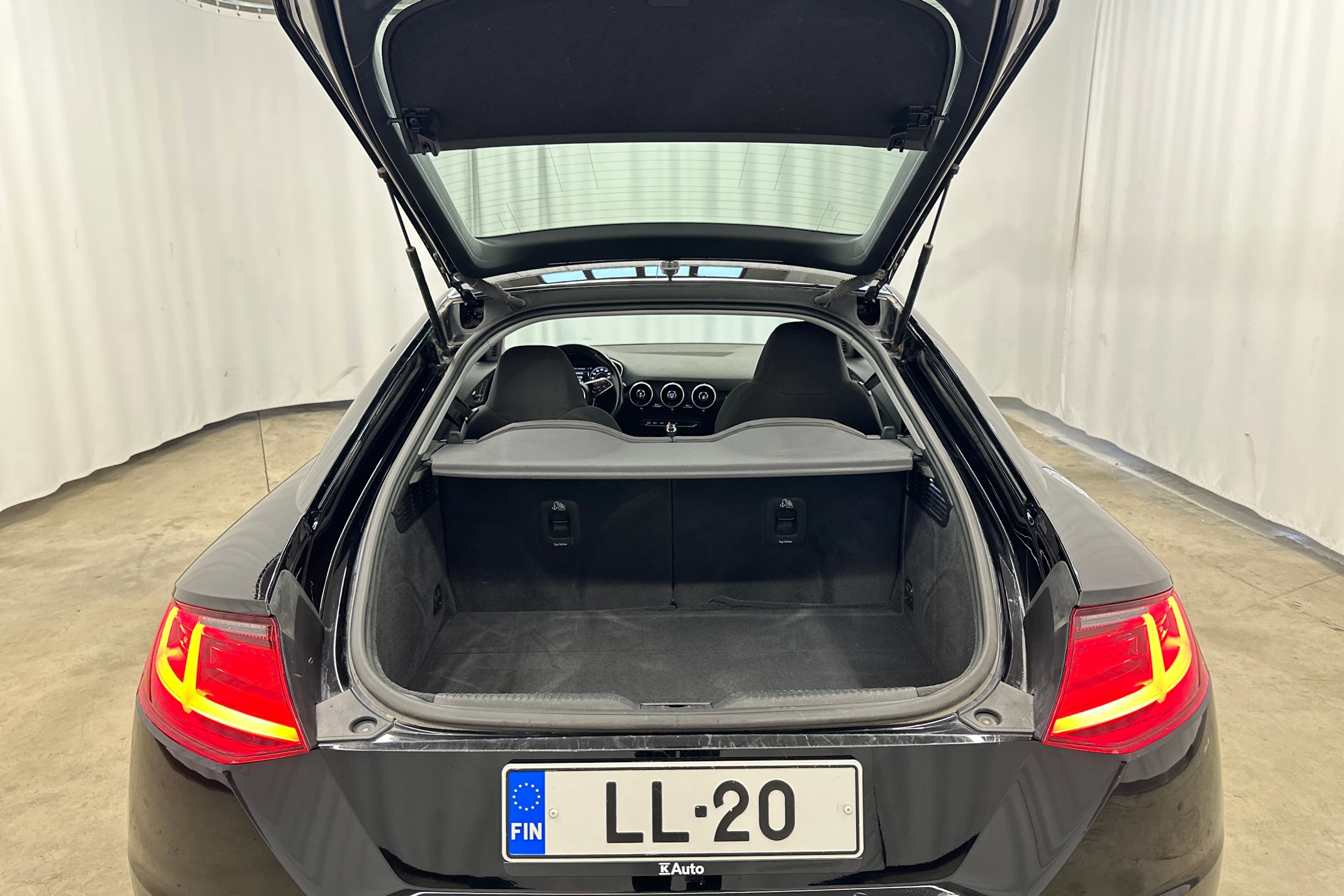 musta Audi TT 2016 kuva 26.