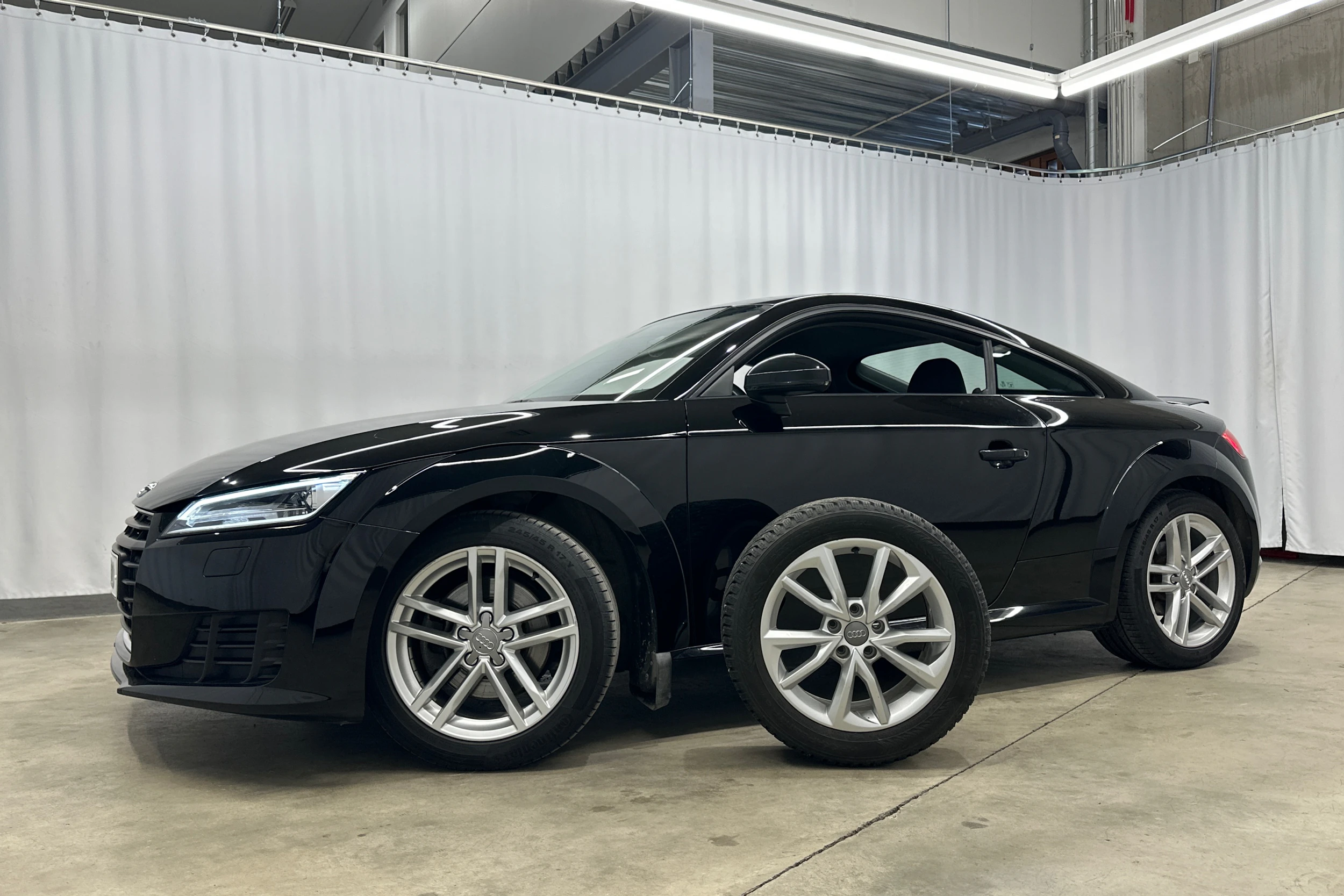 musta Audi TT 2016 kuva 27.