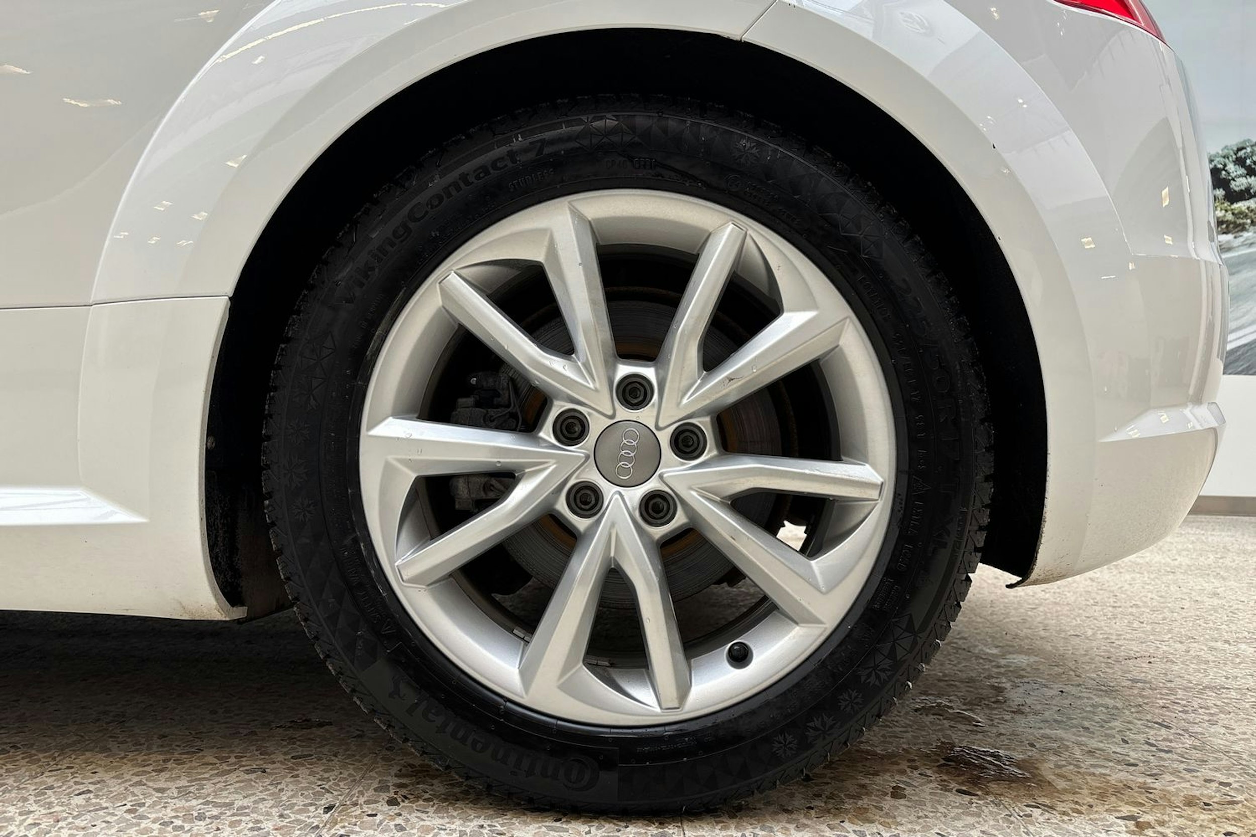 Valkoinen Audi TT 2017 kuva 10.