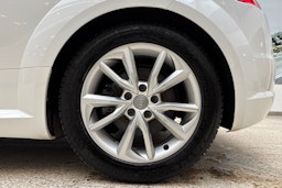 Valkoinen Audi TT 2017 kuva 10.