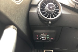 Valkoinen Audi TT 2017 kuva 12.