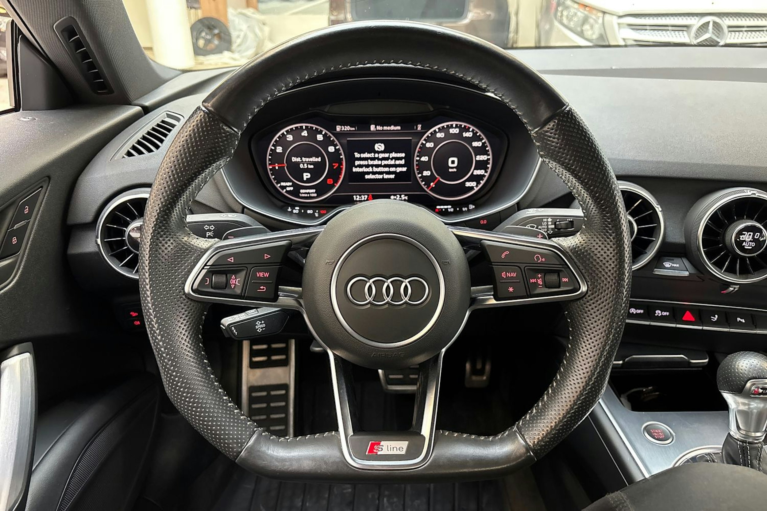 Valkoinen Audi TT 2017 kuva 13.