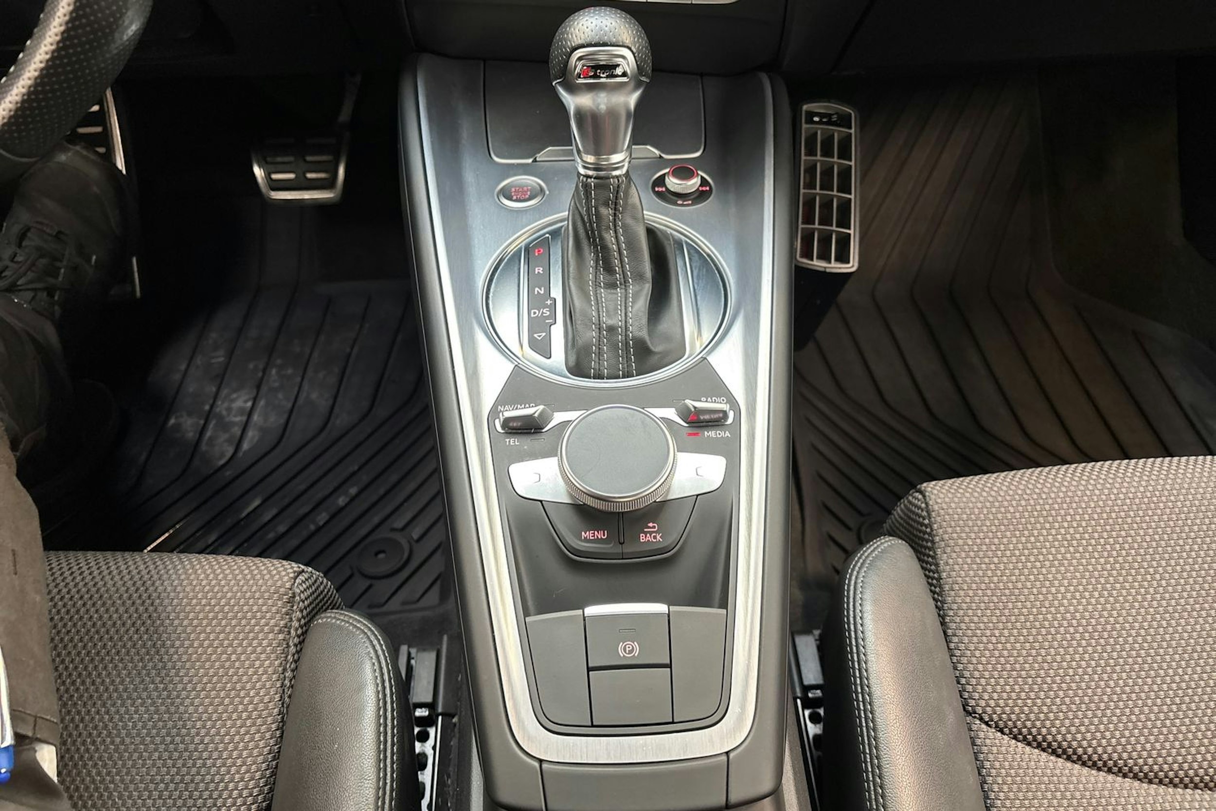 Valkoinen Audi TT 2017 kuva 17.