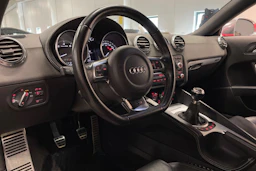 punainen Audi TTS 2008 kuva 20.
