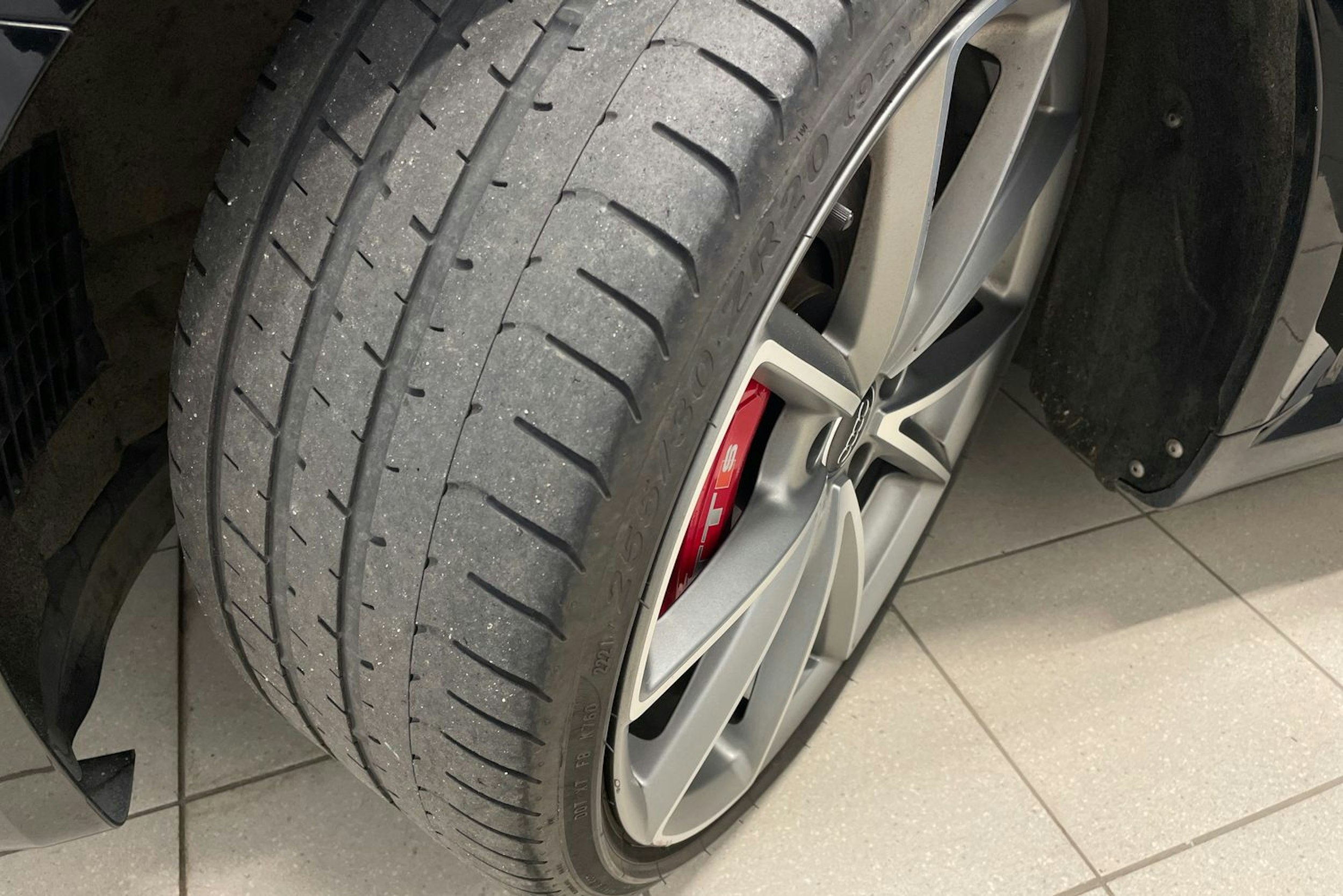 Musta Audi TTS 2016 kuva 13.