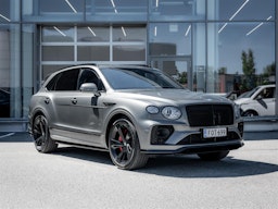 Harmaa Bentley Bentayga 2021 kuva 1.
