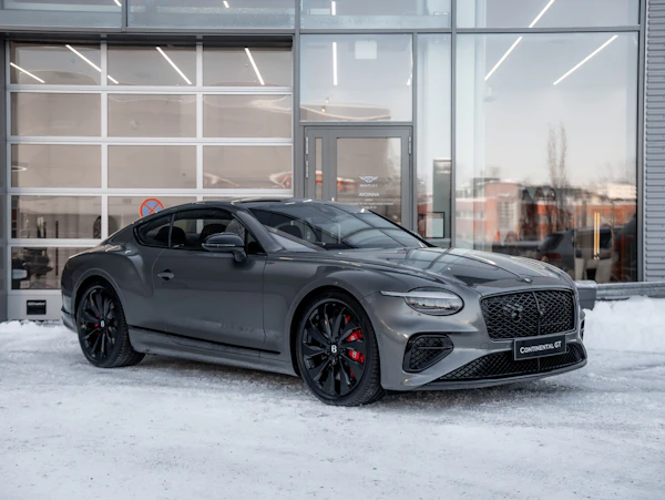Bentley Continental GT GT Black Design V8 Hybrid MY26, Akrapovic-putkisto, Naim For Bentley, Touring-paketti etc