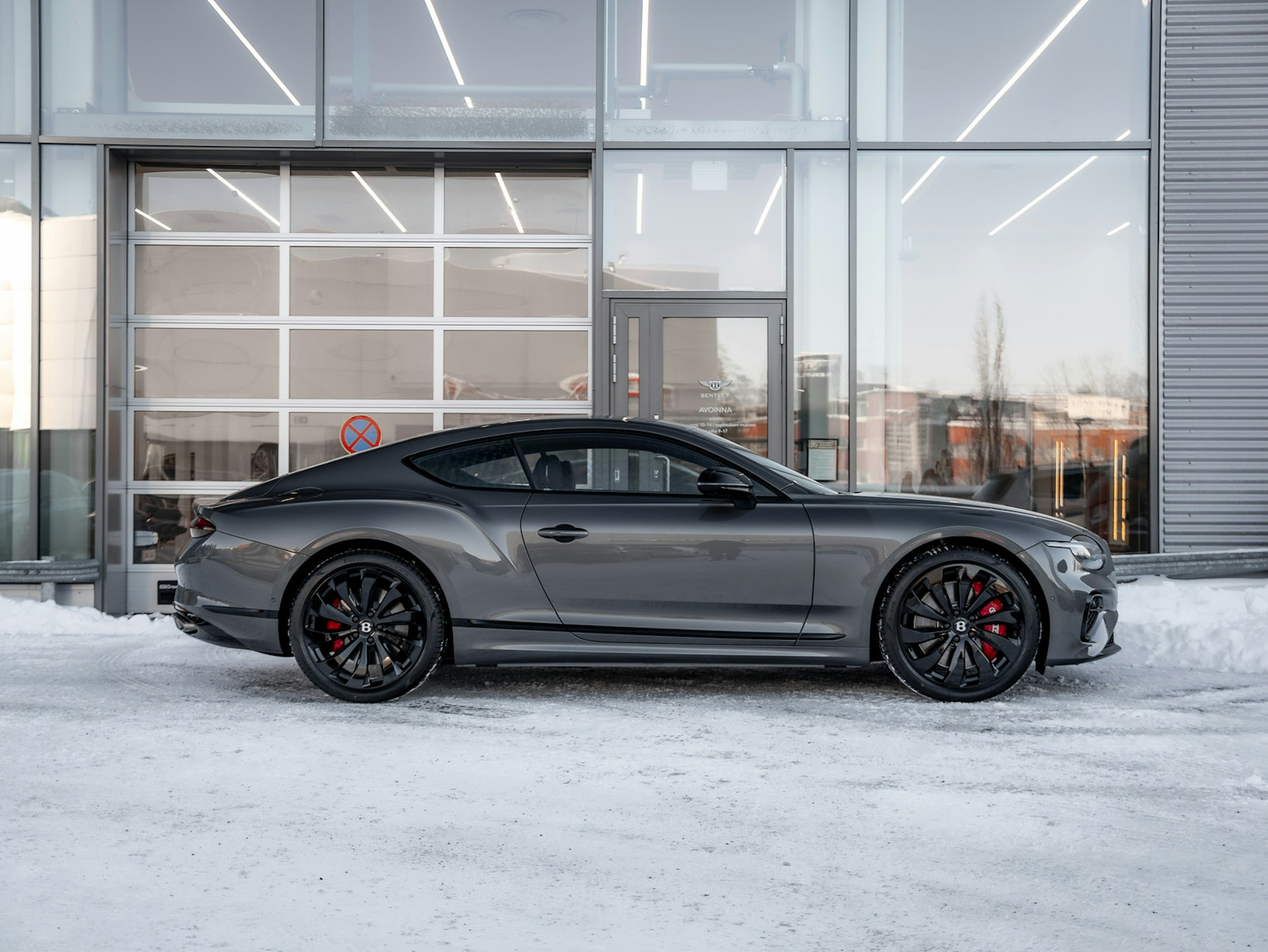 granite Bentley Continental GT 2026 kuva 2.