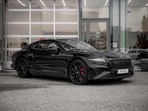 Bentley Continental GT Azure V8 Hybrid MY26, Akrapovic-putkisto, Touring-paketti, Naim for Bentley etc.