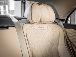 Valkoinen Bentley Flying Spur 2023 kuva 27.