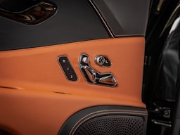 beluga Bentley Flying Spur 2026 kuva 11.