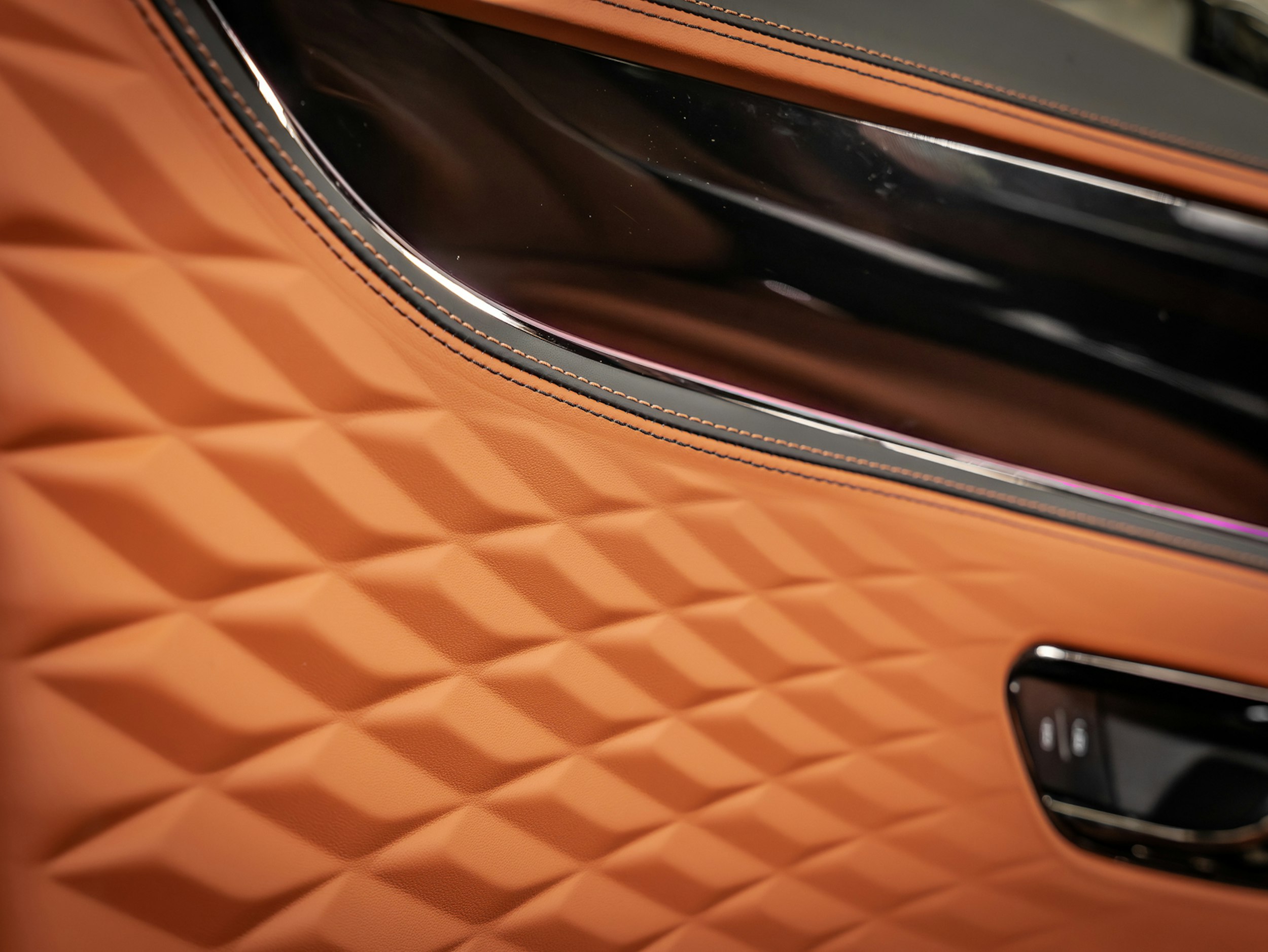 beluga Bentley Flying Spur 2026 kuva 12.