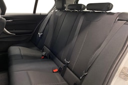 valkoinen BMW 114 2013 kuva 10.