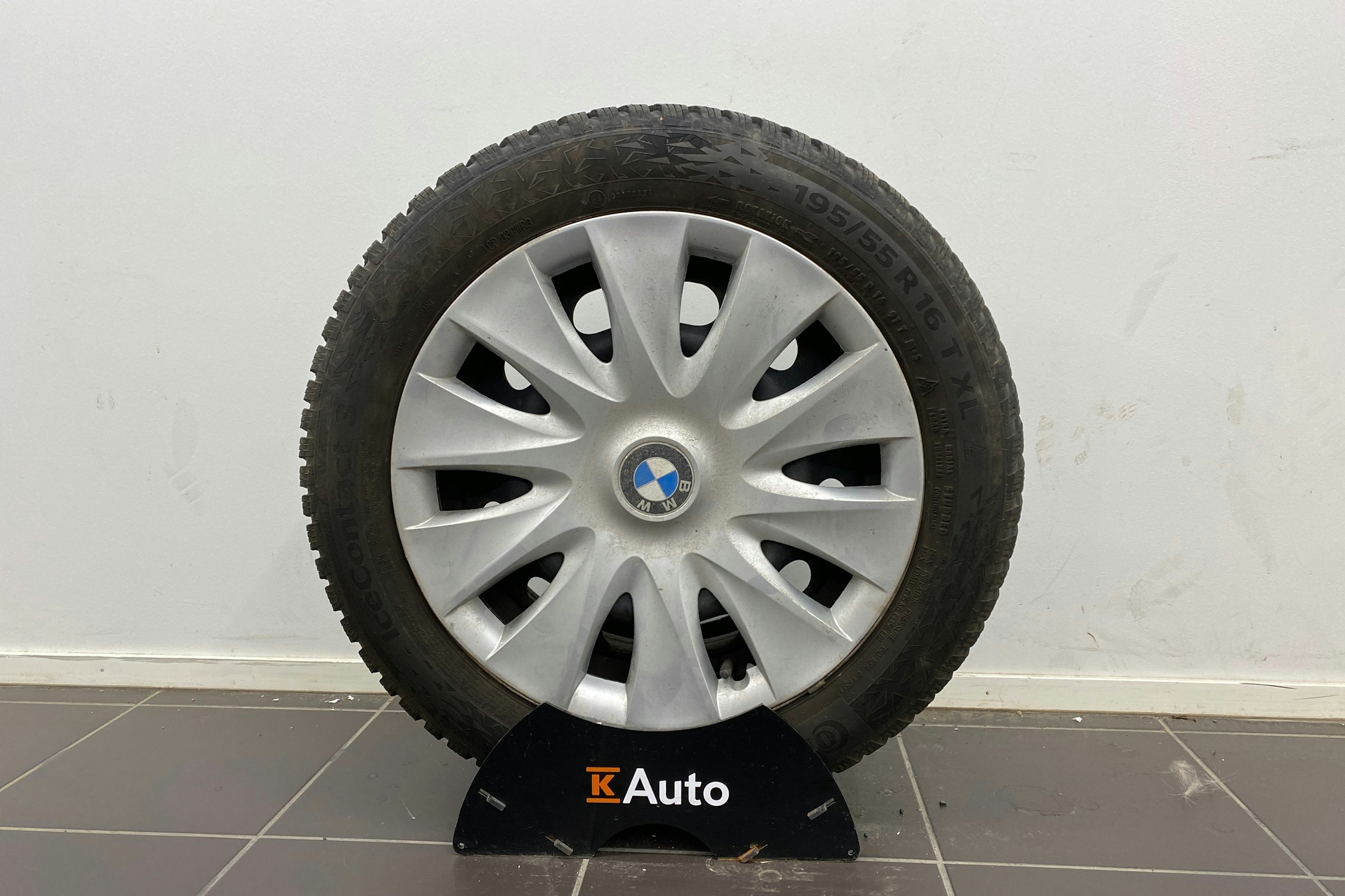 valkoinen BMW 114 2013 kuva 13.