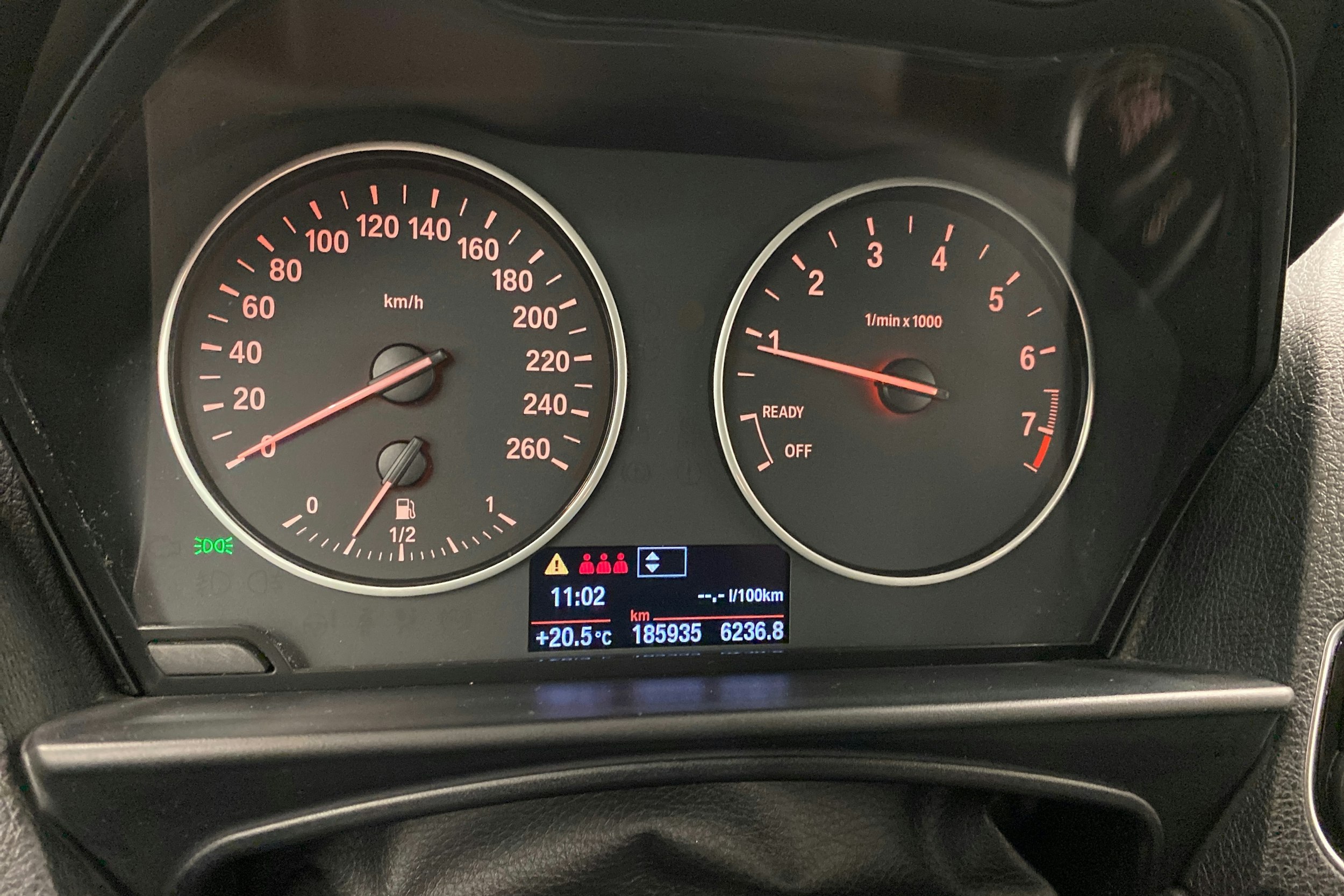valkoinen BMW 114 2013 kuva 16.