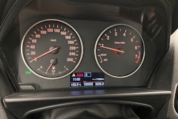 valkoinen BMW 114 2013 kuva 16.