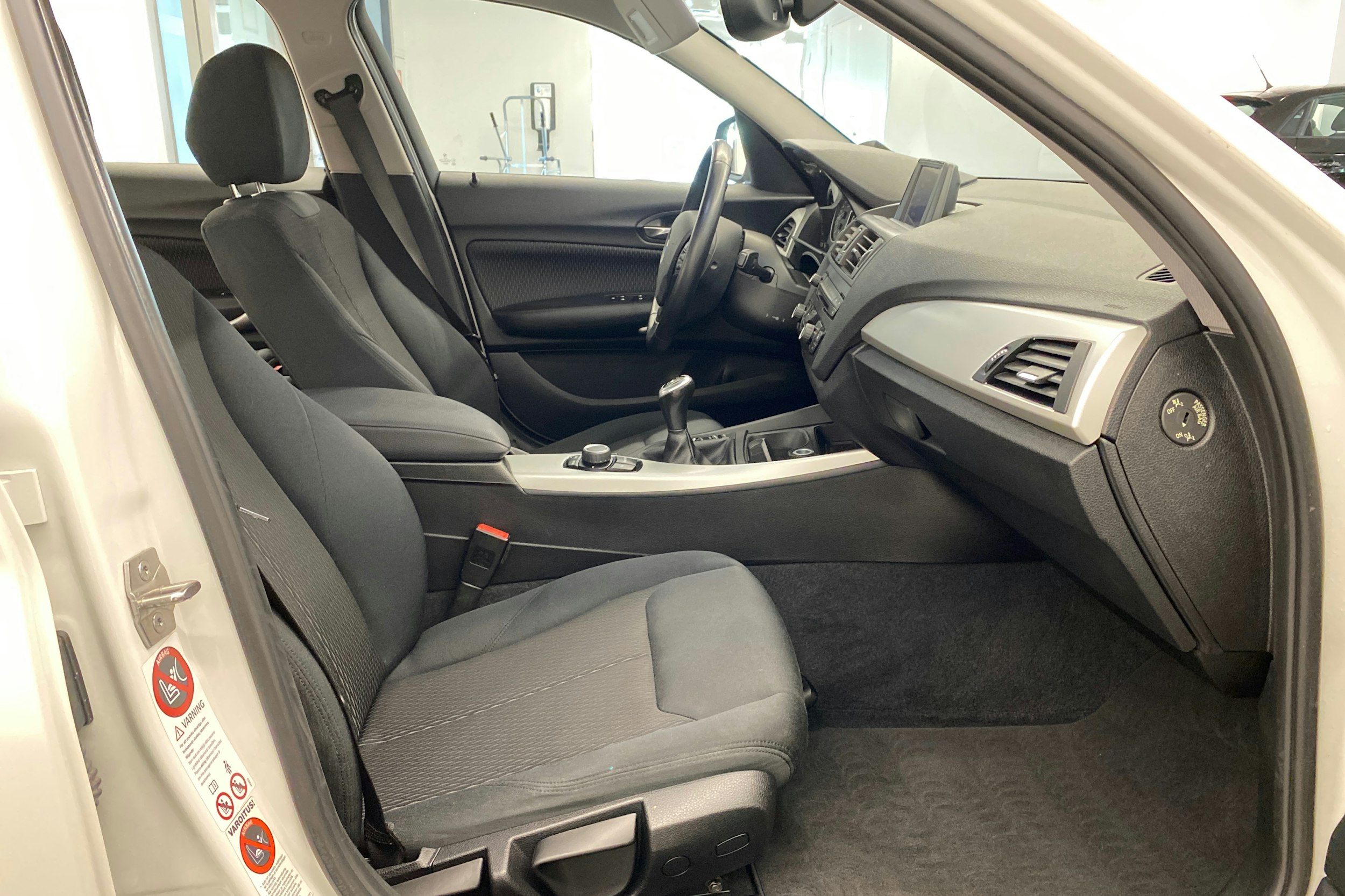 valkoinen BMW 114 2013 kuva 28.