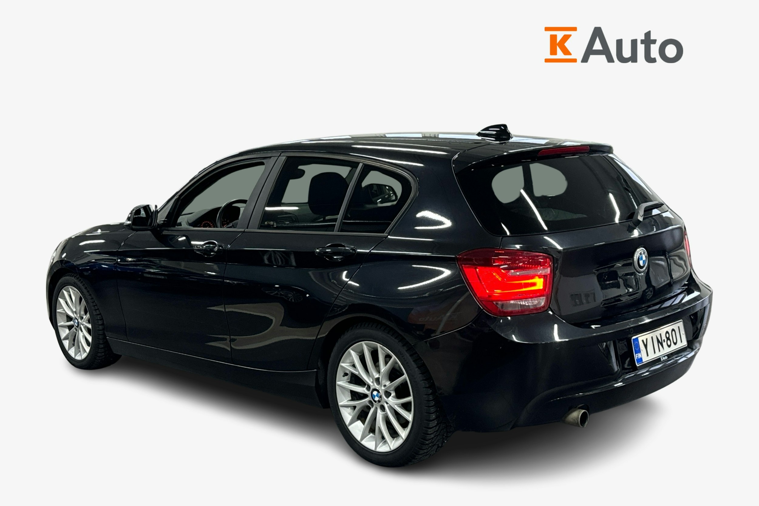 musta BMW 114 2014 kuva 2.