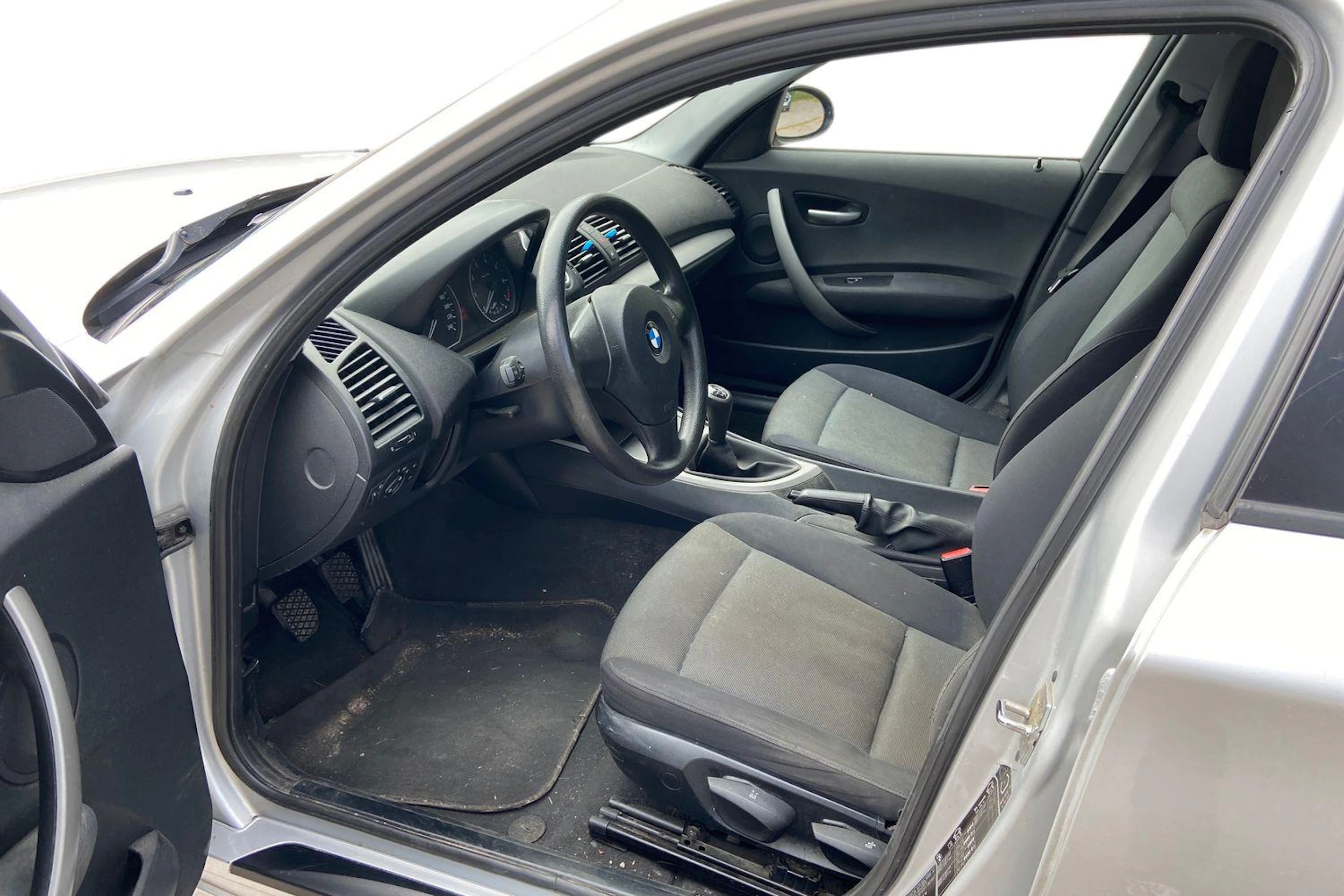 hopea BMW 116 2006 kuva 3.